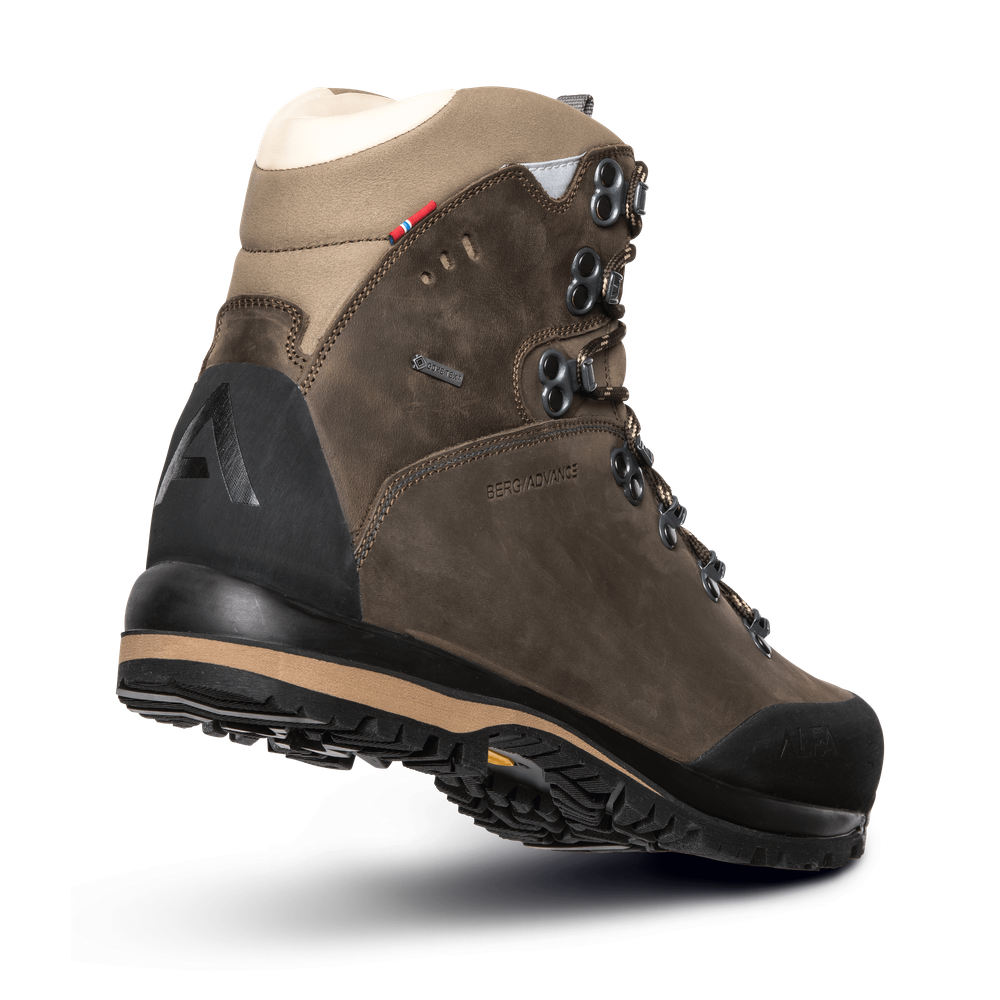 Berg Advanced GTX hiking boot in classic brown showing side profile and advanced sole technology